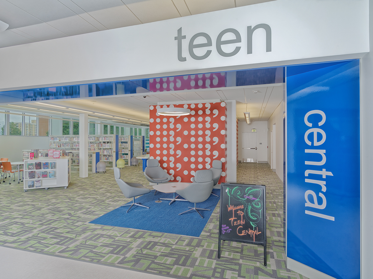 C. 2017 The House of NyghtFalcon. All rights reserved.